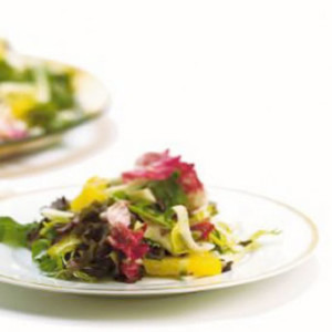 mixed-lettuce-fennel-and-orange-salad-with-black-olive-vinaigrette_400X400